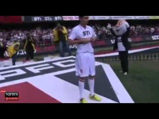 Torcida do São Paulo aparece em peso para ver Ganso e o time bater o Cruzeiro