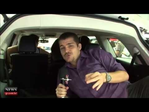 Salão do Automóvel: carrões e mulheres bonitas são destaques no grande evento de SP