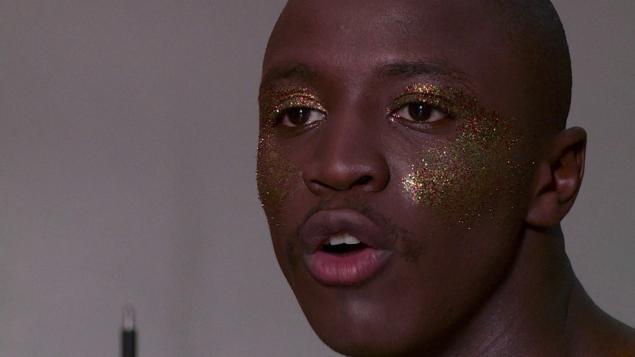 "Un Garçon Coquin" bouscule la "masculinité" nigériane