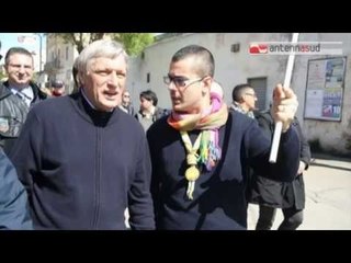 TG 24.03.14 Strage Palagiano, la salma di Orlando tumulata dopo la benedizione