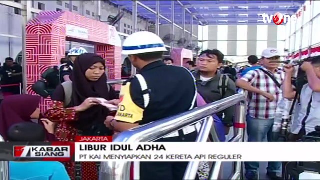 H-1 Idul Adha, Pemudik Padati Stasiun Pasar Senen