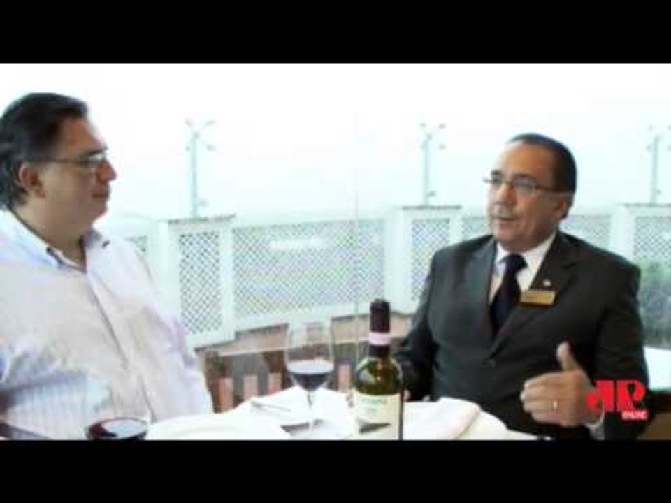 Enoteca JP: sommelier do Terraço Itália recomenda vinhos especiais da casa