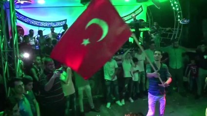 Gazze Sokaklarında Türk Düğünü