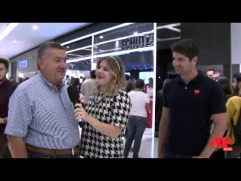 Blogueira Thassia Naves lança seu primeiro livro em SP; confira