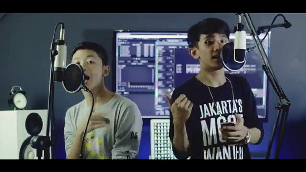 Justin bieber-Despacito X pull up - Like glue -Life is worth living #MASHUP (Gahtan Sakti ft DYCAL)