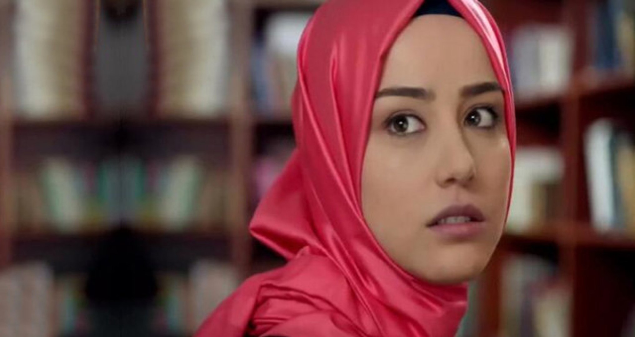 Özge gürel çıplak