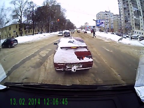 La réaction d’un automobiliste en voyant que la voiture devant lui n’a pas son clignotant visible