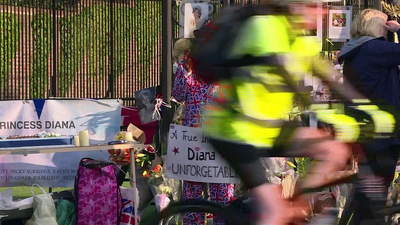 Blumen für Lady Di - Stilles Gedenken am 20. Todestag