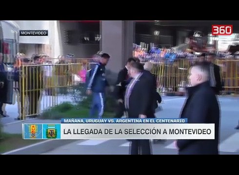 Gjesti i Messit po bën xhiron e botës, djaloshi shpërthen në lot dhe... (360video)