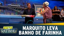 Marquito leva banho de farinha