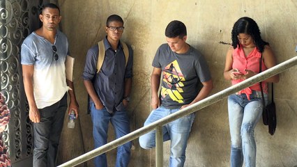 Brasil registra queda inesperada do desemprego