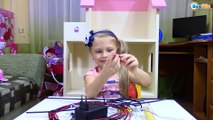 Кукла Барби Делаем свет в Кукольном Доме для Барби Видео для детей Barbie Dolls
