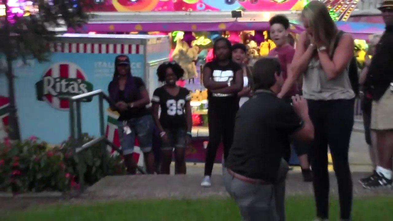 Demande en mariage surprise en plein Flashmob !!