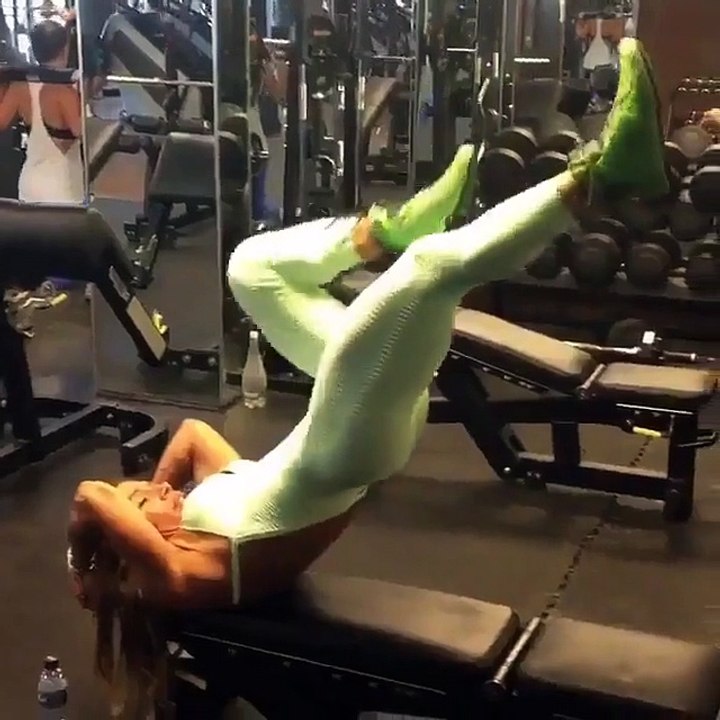 На пресс упражнения)
