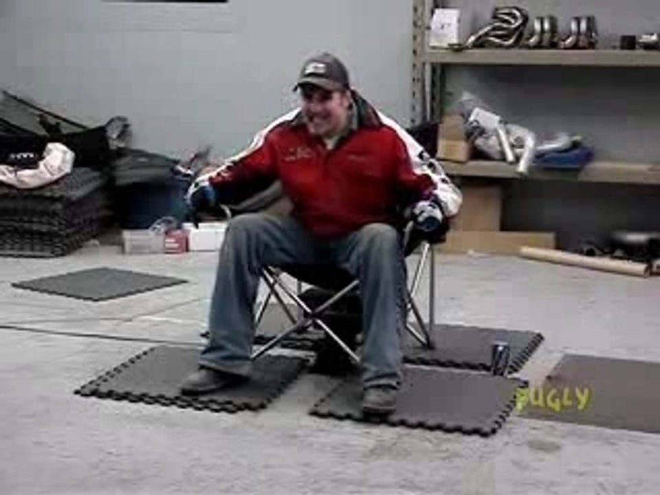 Airbag sous une chaise