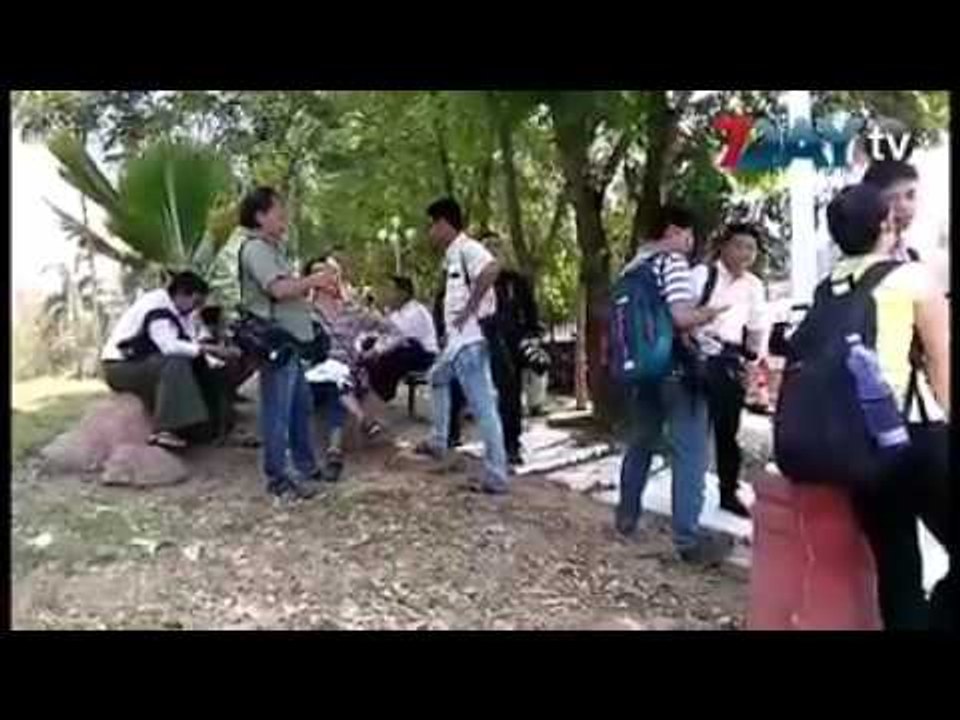 ႏိုင္ငံျခားေရး၀န္ႀကီးဌာနရံုးေရွ႕မွာ မီဒီယာေတြ ေဒၚေအာင္ဆန္းစုၾကည္ကို ေစာင့္