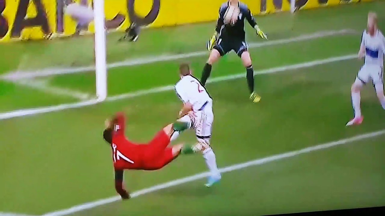 Cristiano Ronaldo AMAZING Bicycle kick goal 2017