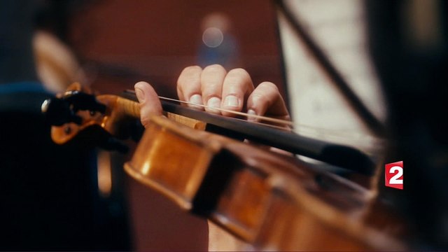 Voici les premières images d'Anne-Sophie Lapix sur le nouveau plateau du 20h de France 2 qui sera dévoilé lundi prochain