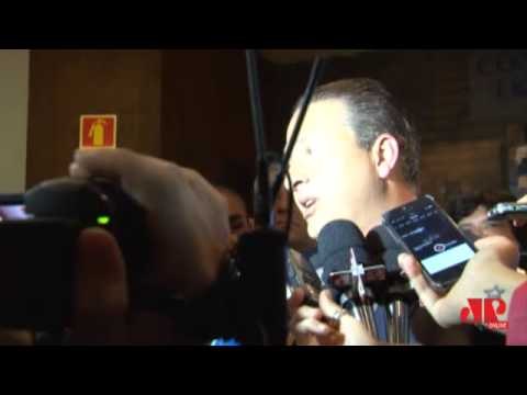 Eduardo Campos discute mobilidade urbana e passe livre para estudantes