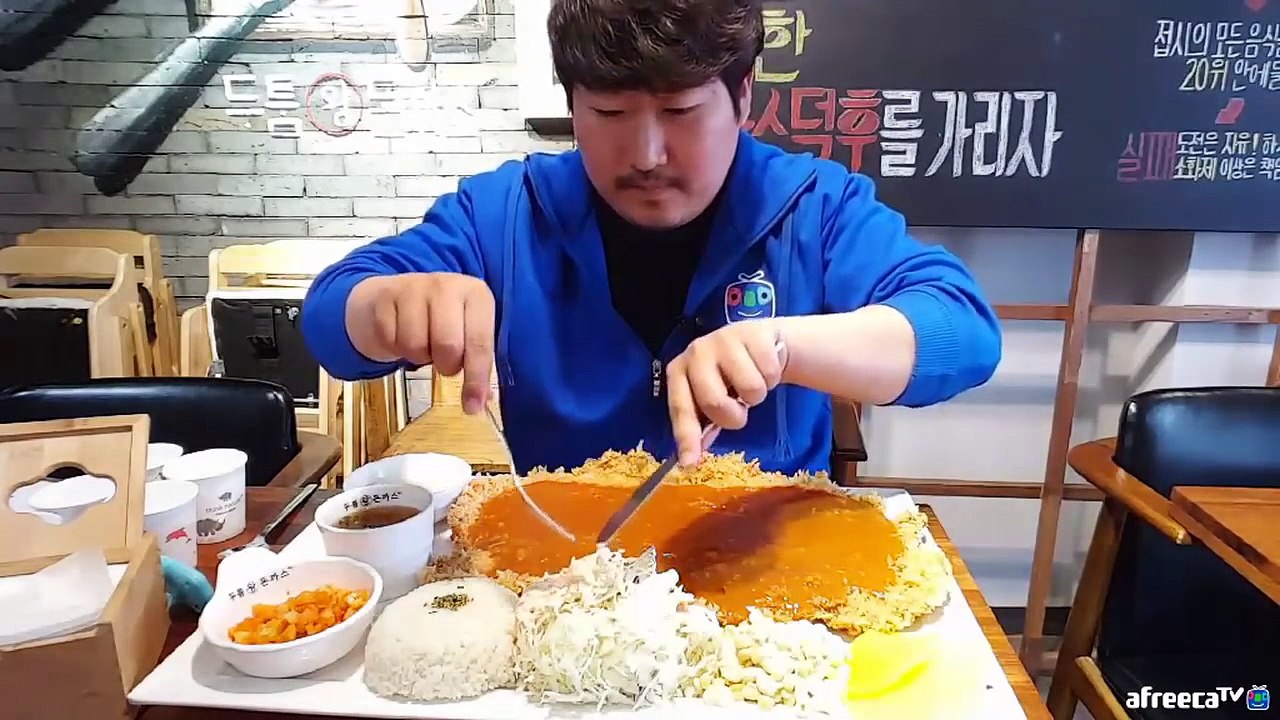 두툼왕돈까스(덕후돈까스) 20위 도전 성공!! 먹방!! [흥삼] in 부산 (17.4.29) Mukbang