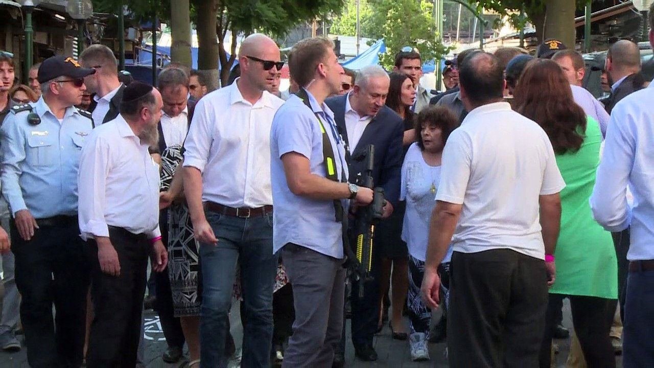 Israel's Netanyahu meets residents of Tel Aviv neighbourhood