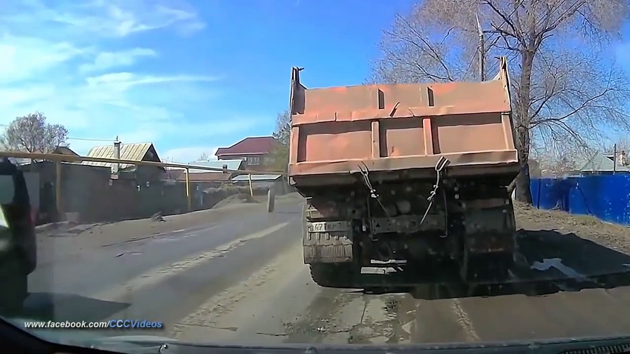 APRIL 2017 - Car Crashes Compilation