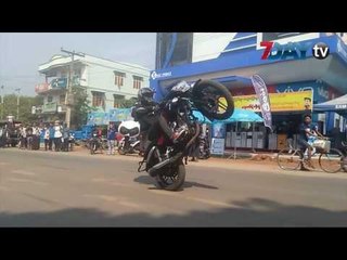 မေကြးၿမိဳ႕ေပၚကဆိုင္ကယ္စတန္႔ျပပြဲ