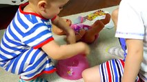 Bad Baby Как Мальчики Играют в Куклы / Мама Подарила Детям Беби Бон Doll in House Обычная