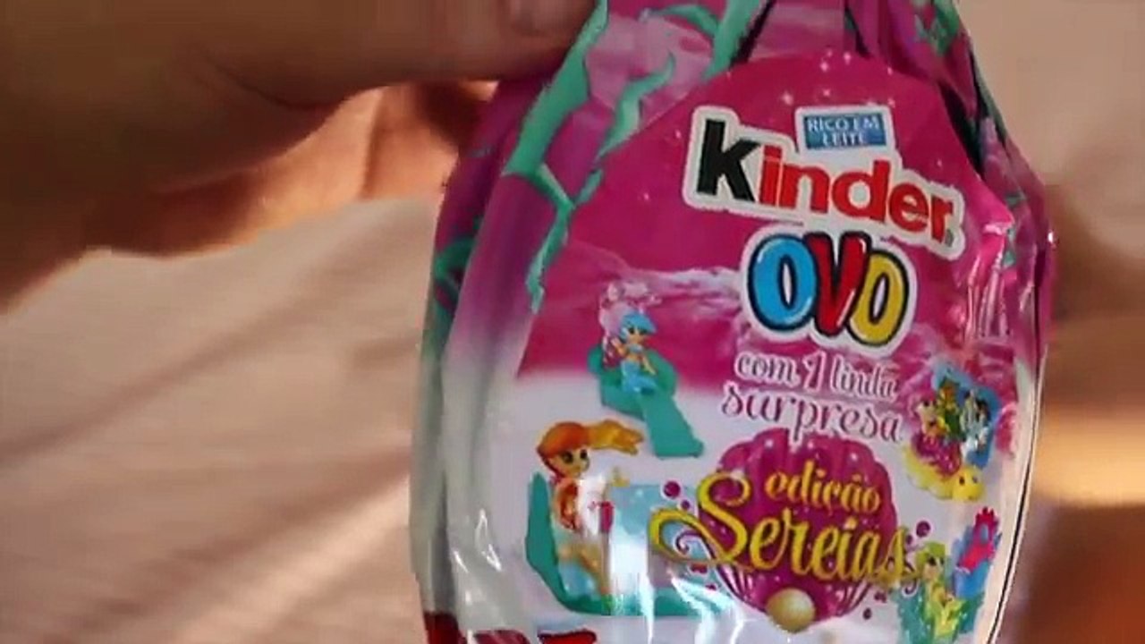 Des œufs Pâques filles Kinder Surprise de collecte dœufs Sirènes surprennent jouets kidstoys