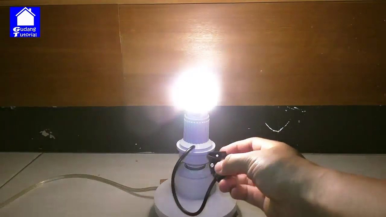 14.EKSPERIMEN SENSOR LAMPU YANG GALAU