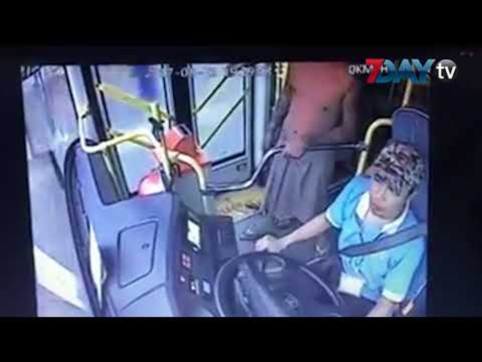 YBS ယာဥ္လိုင္းေပၚ တုတ္ကိုင္တက္လာၿပီး ပိုက္ဆံ ေတာင္းယူခဲ့သူႏွစ္ဦးကို ဖမ္းမိ