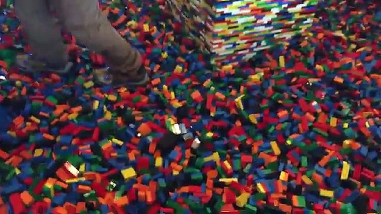 Activo atracciones zona Niños familia para divertido Niños parque jugar gira juguetes Legoland hotel lego