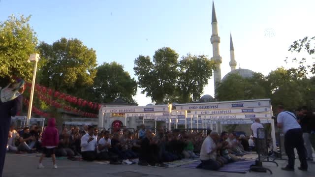Eyüp Sultan Camisinde Bayram Namazı