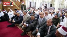 بالفيديو محافظ قنا يؤدى صلاة عيد الاضحي بمسجد العارف بالله سيدي عبد الرحيم القنائى