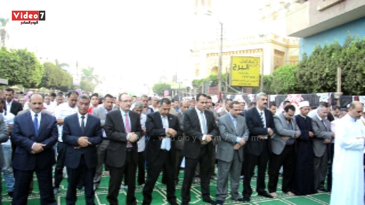 محافظ بنى سويف ومدير الأمن يشهدان ذبح أضحية العيد