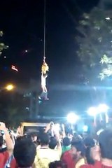 man pants slips during dahi handi festival || watch till the end