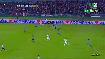 Messi se fait violemment tacler !