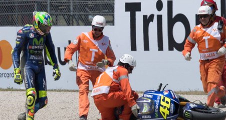 MotoGP'de 9 Kez Şampiyon Olan Valentino Rossi, Kaza Yapıp Bacağını Kırdı