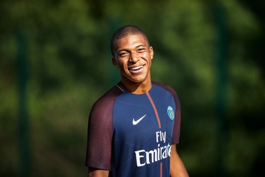 Mbappé annonce sa venue au Paris Saint-Germain