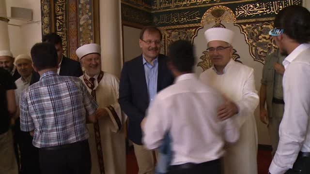 Osmangazi Belediye Başkanı Dündar Vatandaşlarla Bayramlaştı