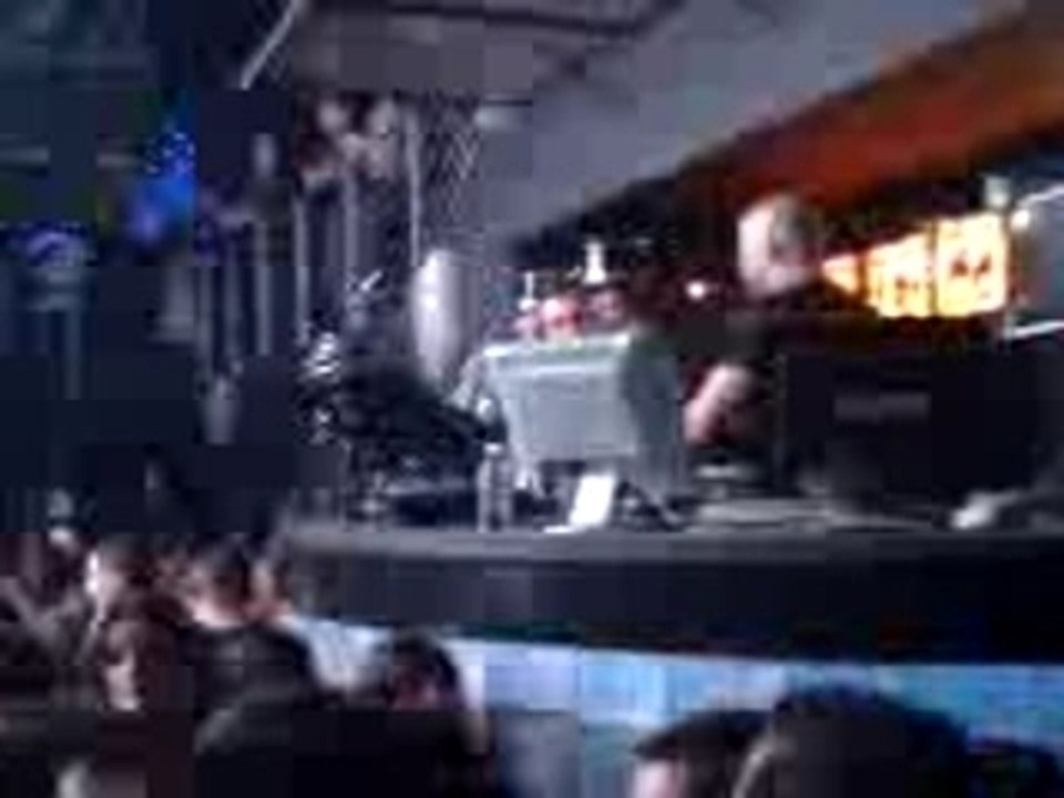 alex gaudino et les danseuses de destination calabria