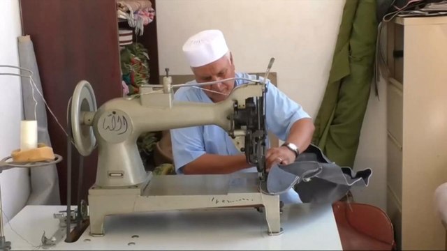 صناعة سروج الخيول في ليبيا حرفة تقاوم الاندثار