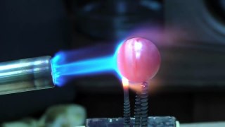 【実験】1000℃に熱した鉄球 vs 発泡スチロール