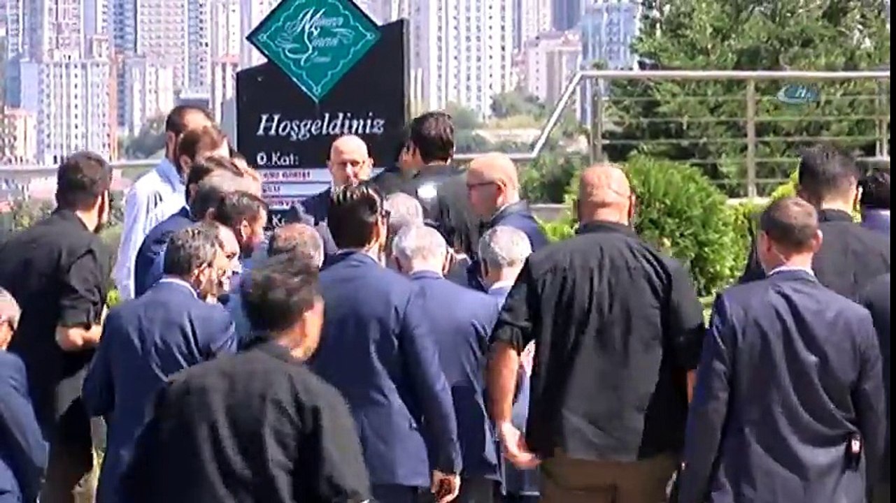 Başbakan Binali Yıldırım, Cuma Namazını Mimar Sinan Camii'nde Kıldı