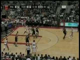 31-10-07 - Raptors Vs Sixers - Bosh Oop