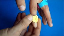 Una y una en un tiene una un en y colores diferentes en en anillo piedra con Anillo con una piedra en diferentes colores de Origami Origami