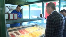 Cumhurbaşkanı Erdoğan Torununa Dondurma Aldı