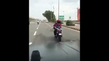 Pakistani girls performs stunts on heavy bike in Karachi