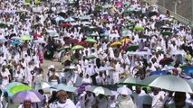 Muslim pilgrims mark final hajj rite with 'Stoning of Devil'