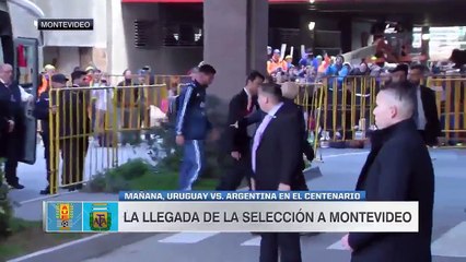 RESPECT! Lionel Messi Helps A Young Fan Who Got In Trouble With Security | 30/08/2017